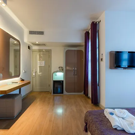 Marina Hotel 3*
