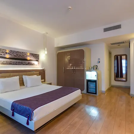 Marina Hotel 3*