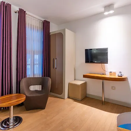 Marina Hotel 3*